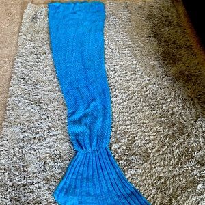Mermaid tail blanket blue